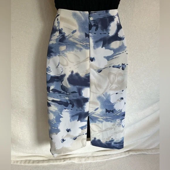 Skirt - Picture 2 of 3